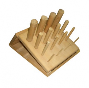 Наклонная панель с колышками для развития силы и подвижности пальцев рук и кисти (32 колышка) - fgospostavki.ru - Салехард